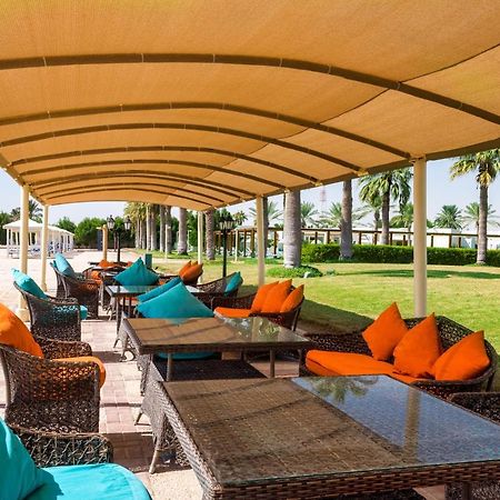 Sealine Beach, A Murwab Resort Mesaieed Luaran gambar The beach at the resort
