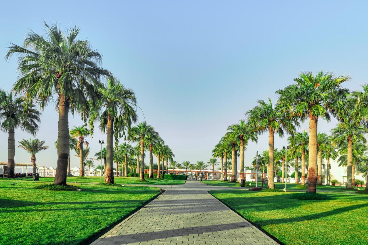 Sealine Beach, A Murwab Resort Mesaieed Luaran gambar Al-Shaab Park